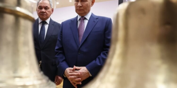 Thashetheme dhe dyshime rreth grushtit të shtetit të Shoigut, njeriu i Putinit në hije