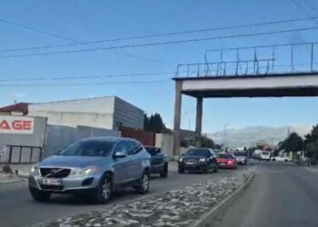 Trafik kilometrik në Elbasan, fluks mjetesh që kthehen nga juglindja; fundjava më problematike