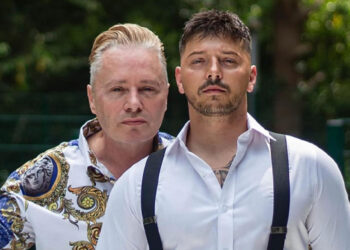Tronditëse në Britani: çifti i njohur homoseksual në gjykatë për akuza të rënda për përdhunim dhe shfrytëzim seksual