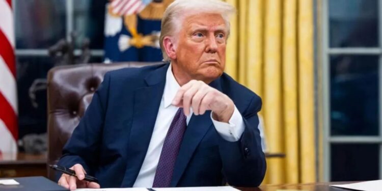Trump për bllokadën në Hormuz: Kemi kapur disa anije dhe marrë naftën, jemi pak më shumë si piratë