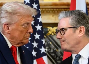 Trump sulmon Starmer, krizat që rrezikojnë të rrëzojnë kryeministrin britanik dhe përplasja e re me SHBA-në