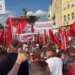 UÇK, UÇK, UÇK — Ngjyrat kuqezi mbizotërojnë, studentët shqiptarë mbajnë protestën e tyre në Maqedoninë e Veriut