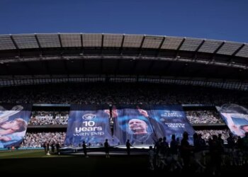 VIDEO/ Ditë lamtumirash te Manchester City, tifozët nderojnë Guardiolën, Bernardo Silvën dhe John Stones