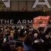 VIDEO/ Pas 'dhuratës' së Manchester City, qindra tifozë të Arsenalit festuan titullin e Premier Leagues rreth Emirates Stadium
