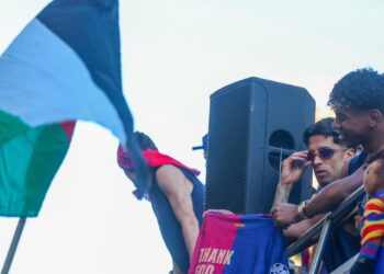 VIDEO: Yamal valëvit flamurin palestinez dhe tallet me Realin, Falënderoj Zotin që nuk jam Madridista