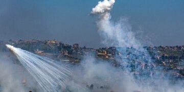 Vazhdojnë sulmet në jug të Libanit, dy të vrarë dhe 10 të plagosur nga bombardimet izraelite