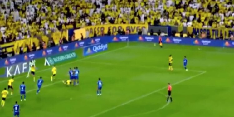 Video/ Gafë qesharake: portieri i Al Nassr i mohon Cristiano Ronaldos trofeun e parë në Arabi