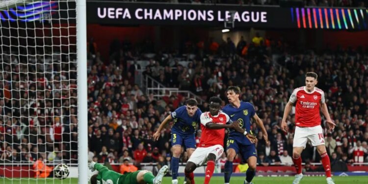 Video/ Goli i Saka mjafton, Arsenali mund Atleticon dhe bëhet finalisti i parë i Championsit