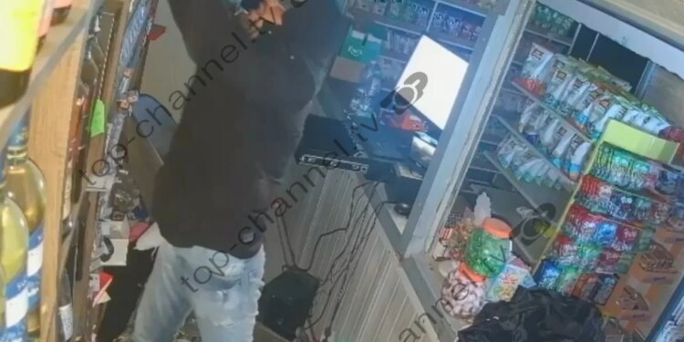 Video/ Hajduti serial godet sërish, vjedh marketin e tretë në Dhërmi, kamerat zbulojnë fytyrën