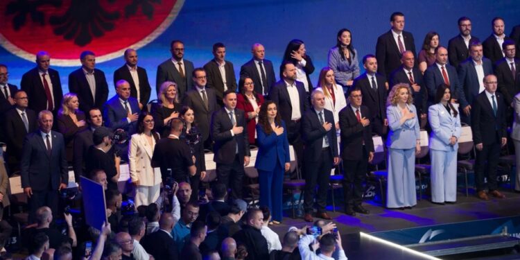 Vjosa Osmani nis fushatën e LDK-së, thirrje për unitet kombëtar dhe rikthim te ‘Rugovizmi’