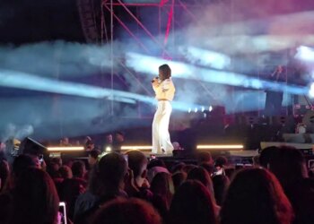 Vlora çel sezonin turistik me koncert festiv nga bashkia, synohet rekord vizitorësh këtë verë