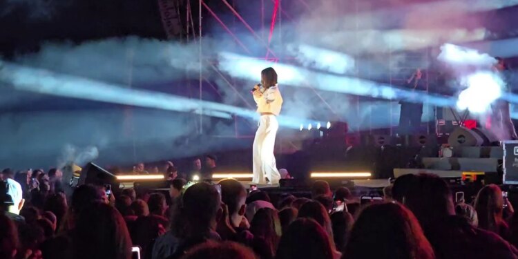 Vlora çel sezonin turistik me koncert festiv nga bashkia, synohet rekord vizitorësh këtë verë