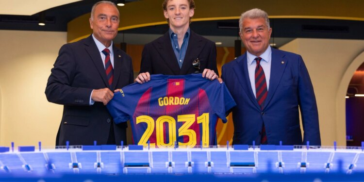 Zyrtare/ Anthony Gordon, sulmuesi i Anglisë, firmos kontratë 5-vjeçare me Barcelonën