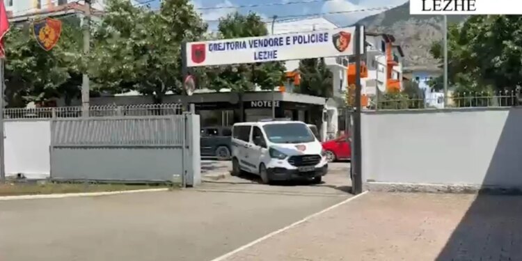 28-vjeçari tentoi të vriste nënën e bashkëjetueses, e përplasi me makinë dhe u largua, detajet e para