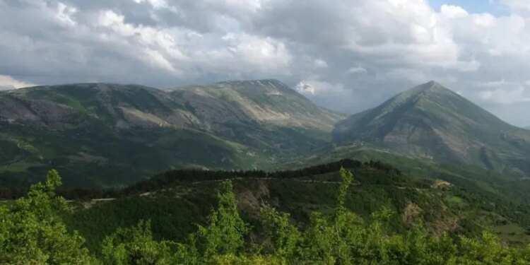 68-vjeçari në Përmet ndërron jetë pas goditjes nga rrufeja në mal