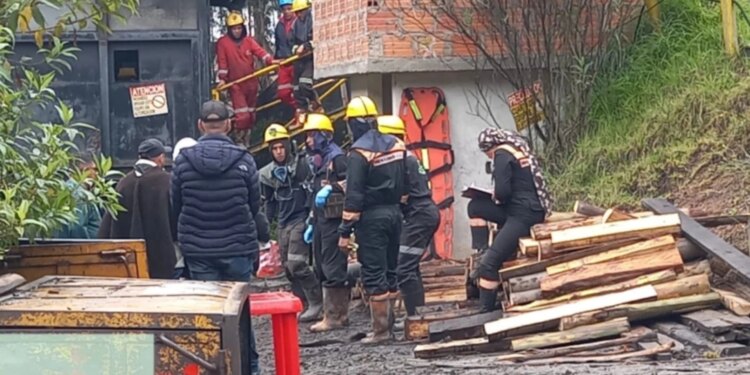 7 punëtorë humbin jetën pas shpërthimit në minierën e qymyrit në Kolumbi