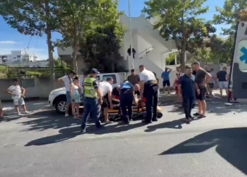 Aksident i rëndë me motor në Vlorë, i plagosuri dërgohet me urgjencë në spital
