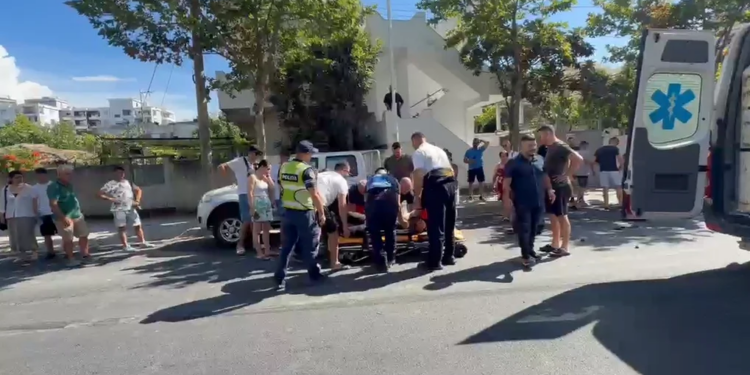 Aksident i rëndë me motor në Vlorë, i plagosuri dërgohet me urgjencë në spital