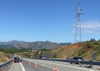 Aksident me vdekje në Rrëshen-Reps: shtetasja nga Kosova humbi jetën pasi zbriti nga autobusi për të kaluar autostradën