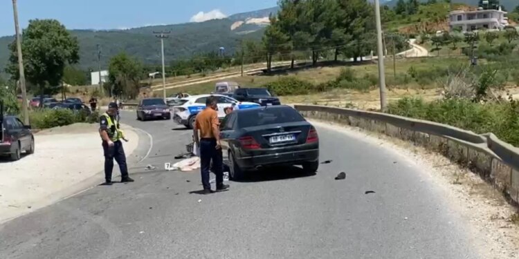 Aksident në aksin Fushë Krujë-Laç: drejtuesi i motorit humb jetën pas përplasjes nga makina