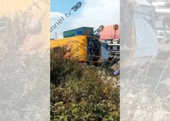 Aksidenti në autostradë me dy viktima; autobusi nga Berati për Tiranë, shoferi dyshohet për infarkt, 17 të plagosur