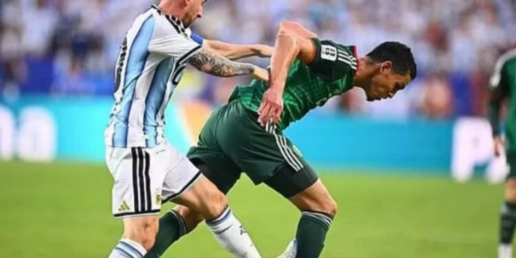 Algjeria ankohet në FIFA për mosndëshkimin me karton të kuq të Lionel Messit