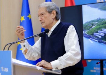 Amnistia Penale: Berisha—Nuk e votuam, herën e shkuar treguan pabesi / Protestues te PD, lideri: provokacion i vogël