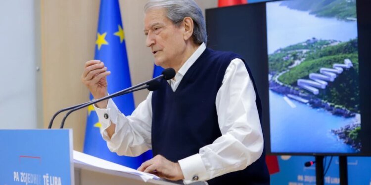 Amnistia Penale: Berisha—Nuk e votuam, herën e shkuar treguan pabesi / Protestues te PD, lideri: provokacion i vogël
