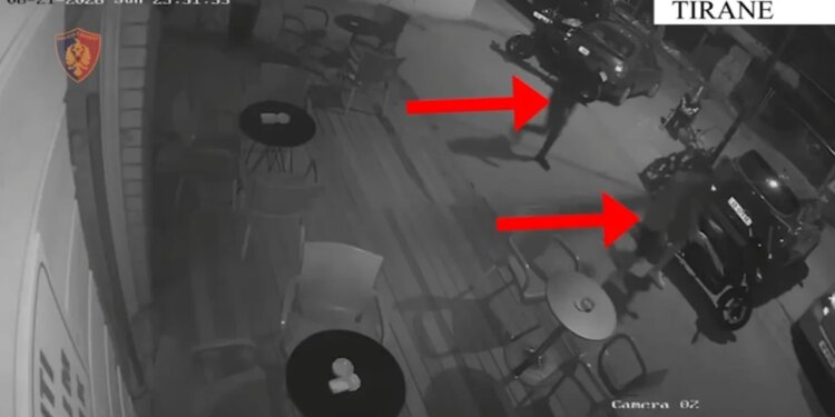 Arrestohen dy të rinj në Tiranë, grabitën banesën dhe kërcënuan pronarët me thikë, bashkëpunëtori në kërkim