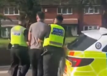Arrestohet 32-vjeçari shqiptar në Britani pasi la fëmijët vetëm për të takuar një 14-vjeçare