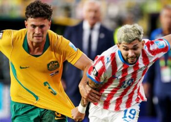 Australia kualifikohet, Paraguai në pritje të fatit pas barazimit pa gola