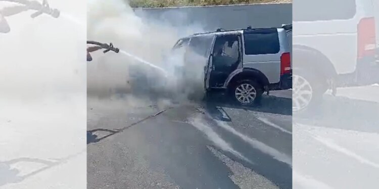 Automjeti përfshihet nga flakët në Llogara; motori i makinës në zjarr teksa ecte në rrugë