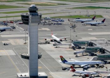 Avioni i JetBlue raporton përplasje me dron, momente tensioni mbi qiellin e Nju Jorkut