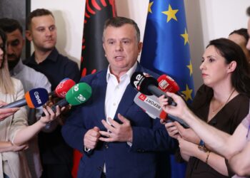 Balla: Nuk njoh kërkesat e Saliut; pas mbledhjes së grupit, Marjana Koçeku të dorëzojë mandatin fituar nga PS