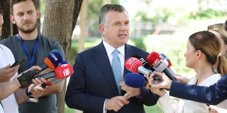Balla: Telefonova, s’ma hapi; Koçeku duhej të njoftonte zyrtarisht; ditën pas medaljes tha s’dua të vij në punë