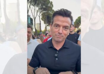 Balla kërkon përjashtimin 30-ditor nga Kuvendi, Shehaj i gris shkresën gjatë protestës Nuk ma mbyll dot gojën