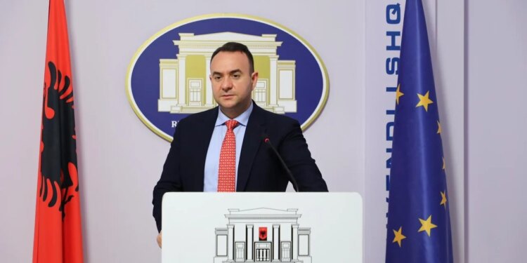Balliu: SPAK/Prokuroria Posaçme të hetojë kryeministrin për pastrimin e parave në ndërtim; asnjë kullë pa firmën e tij