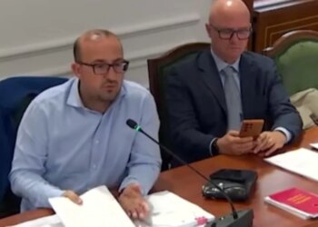 Batuta te Ligjet: Në Lushnjë apo Roskovec? Çaushi: Ti mezi fitove; Korreshi: S'fitove, po ta lejojnë në Kuvend?