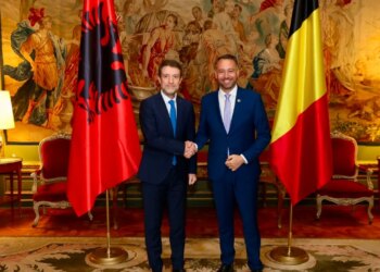 Belgjika do të hapë ambasadë në Tiranë; zëvendëskryeministri belg pret Hoxhën: Pres padurim të vizitoj, Shqipëria drejt BE