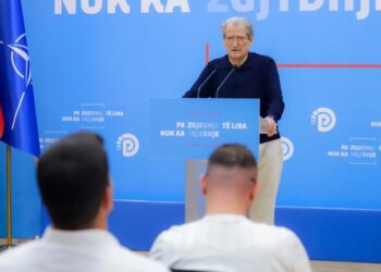 Berisha: Bashkë me familjen u hoqëm nga lista SHBA; e hoqi DASH përcaktimin si minues i demokracisë?