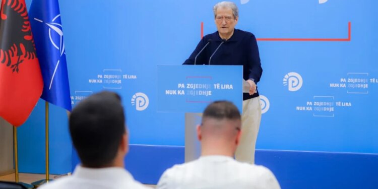 Berisha: Bashkë me familjen u hoqëm nga lista SHBA; e hoqi DASH përcaktimin si minues i demokracisë?