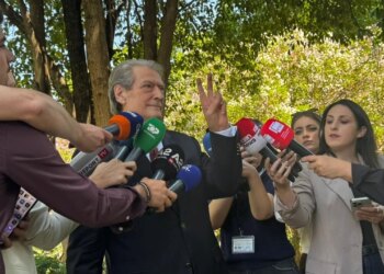 Berisha: Nuk kam qenë kurrë non grata; kam pasur vetëm një sanksion, vizën. Sot u ktheva