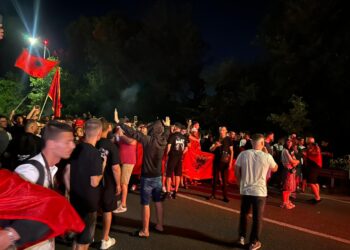 Bllokimi i autostradës dhe marshimi drejt Rinasit krijojnë debat mes organizatorëve, përplasje në rrjetet sociale