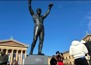 Botërori 2026/ Tifozët e Brazilit, të frikësuar nga mallkimi, nuk e veshin statujën e famshme Rocky Balboa
