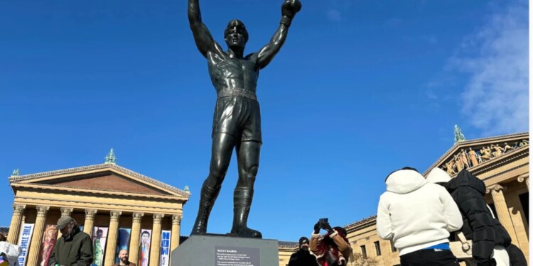 Botërori 2026/ Tifozët e Brazilit, të frikësuar nga mallkimi, nuk e veshin statujën e famshme Rocky Balboa