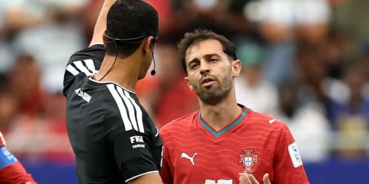 Botërori 2026 vendos rekord kartonësh të kuq; 94 futbollistë rrezikojnë pezullim në ndeshjet me eliminim direkt