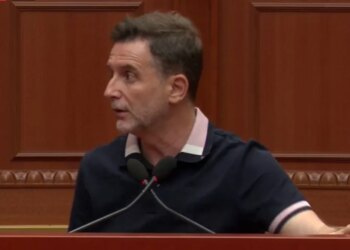 Braçe: Flas me veten; kërkon ministrin e Bujqësisë, nuk e gjen, të shpreh shqetësime për Javën e Gjelbërt