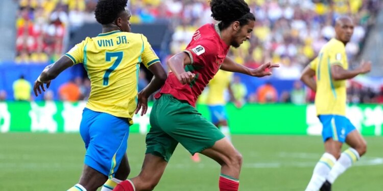Brazili në gjunjë përballë një fëmije; mediat e huaja zbulojnë djaloshin 18-vjeçar që po bën ligjin në Botëror