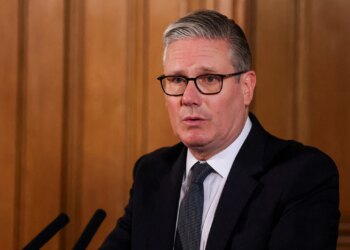 Britania ndalon rrjetet sociale për të rinjtë nën 16 vjeç; Starmer: Masa për sigurinë e fëmijëve