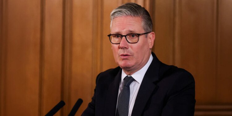 Britania ndalon rrjetet sociale për të rinjtë nën 16 vjeç; Starmer: Masa për sigurinë e fëmijëve
